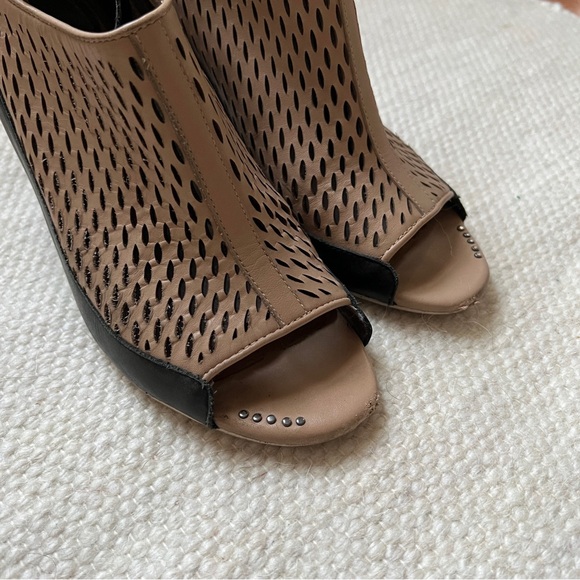 Anthropologie Schuler & Sons Perforated Peep Toe Wedge Sandal size 7 - Picture 7 of 9